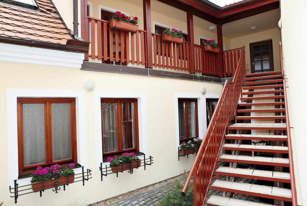 Hotel Pelikan Třeboň Exterior foto