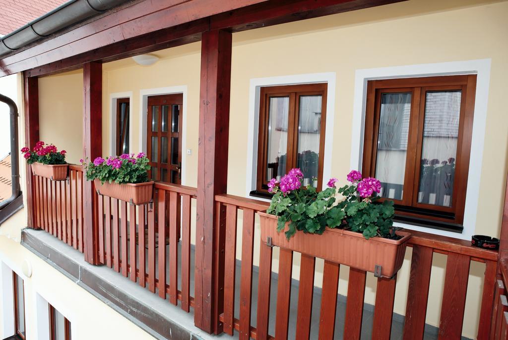Hotel Pelikan Třeboň Exterior foto